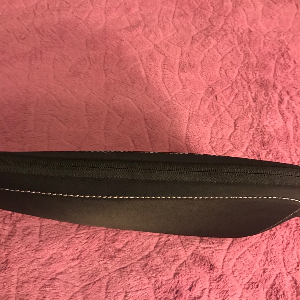 Tablet / Laptop Case. - Picture 5 of 9